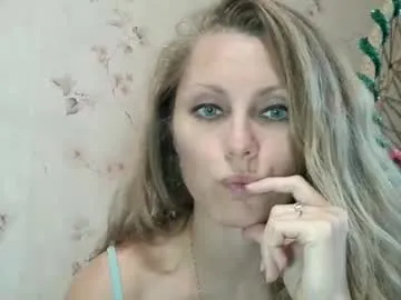 Offline roxyfox18x01 on Chaturbate