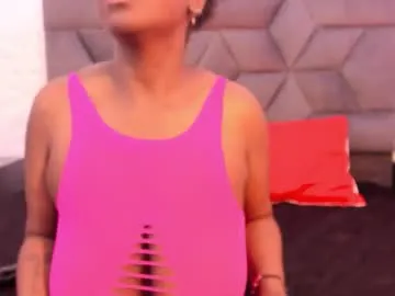 Freechat scarlethbigbug on Chaturbate