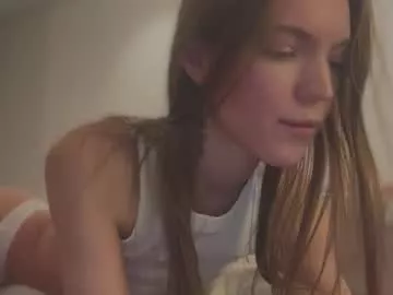 Offline shiningstarrr on Chaturbate