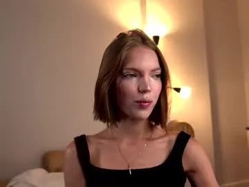 Offline shiningstarrr on Chaturbate