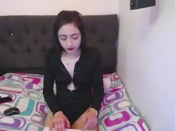 Offline sofya_n_andy_ on Chaturbate