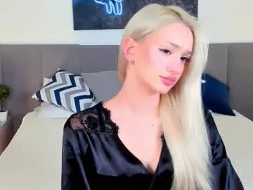 Freechat sugarwhisper on Chaturbate