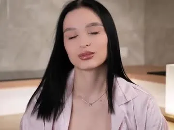 Offline suziegoglia on Chaturbate