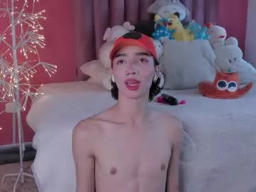 Offline tiny_thomm on Chaturbate