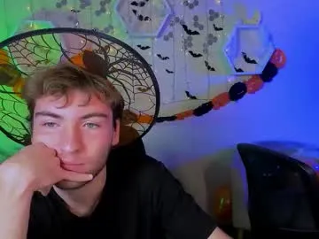 Freechat travis_wolf_ on Chaturbate