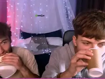 Freechat travis_wolf_ on Chaturbate