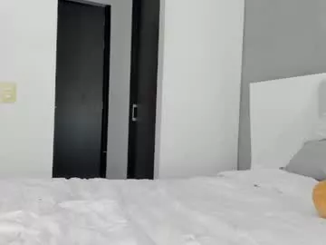 Offline valenjonex on Chaturbate