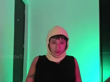 Freechat vandalovee on Chaturbate