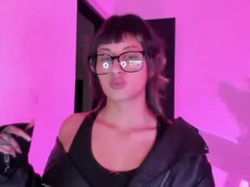 Freechat vandalovee on Chaturbate