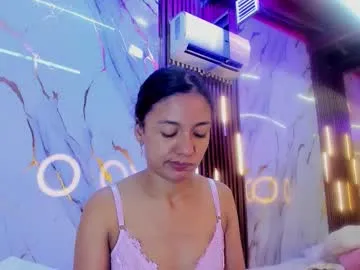 Freechat victoriaduarte on Chaturbate