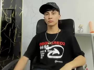 Offline xandergrey8 on Chaturbate