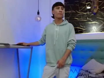 Offline xandergrey8 on Chaturbate