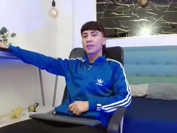 Offline xandergrey8 on Chaturbate