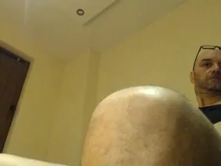 Offline fergal on Flirt4Free