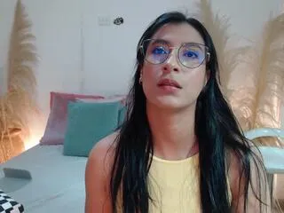 Freechat lucy_minds on Flirt4Free