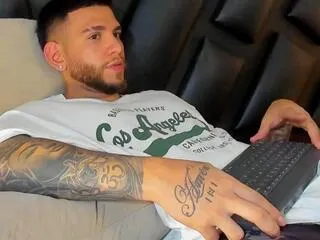 Offline robert_croy on Flirt4Free