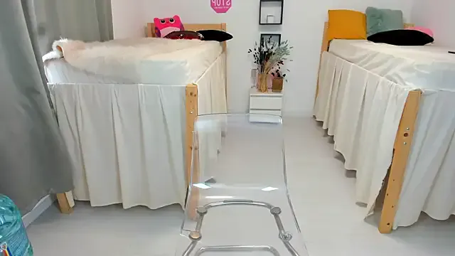 Offline 18perfecttits on StripChat