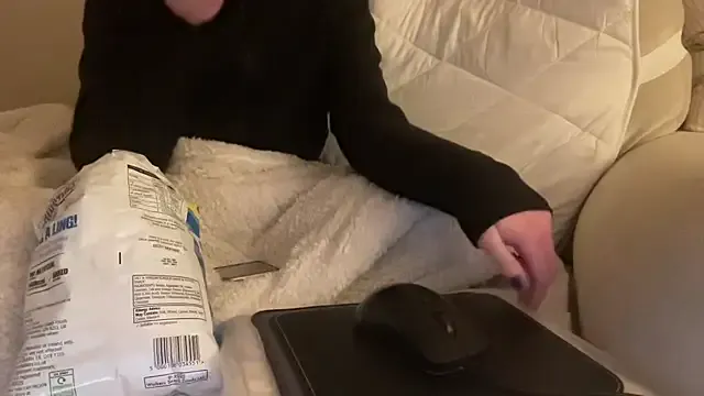 Freechat 18yoteenvirgin on StripChat