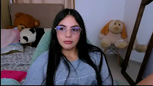 _elenna on StripChat