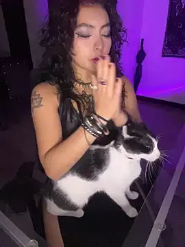 Offline _g0thiccwitch_ on StripChat