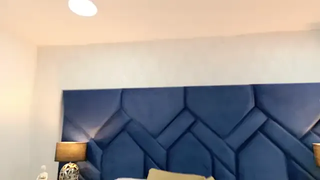 Offline AbannyRogerss on StripChat