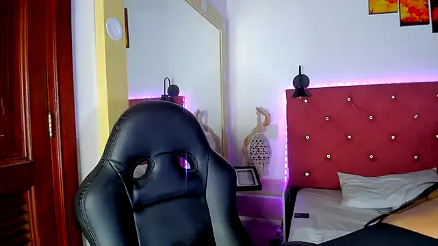 Offline Abril_Gomez06 on StripChat