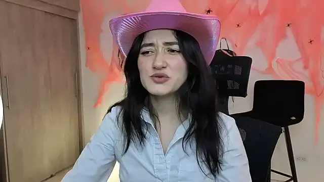 Offline AlessandraLB on StripChat