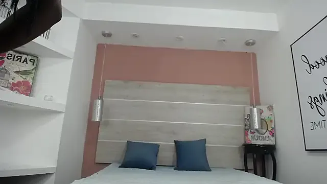 Offline AlexandraCambell on StripChat