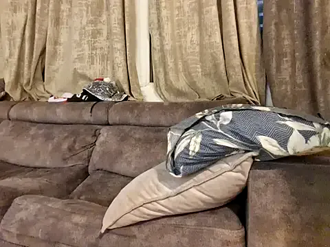 Offline Alexis21821 on StripChat