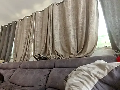 Offline Alexis21821 on StripChat