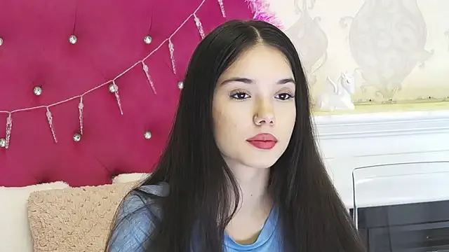 Freechat AlexisDevine on StripChat