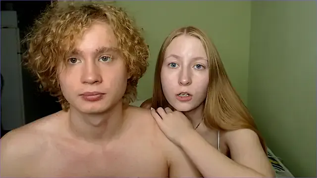 Offline AliceStoneJhonyStone on StripChat