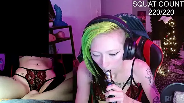 Offline alicewonder09 on StripChat