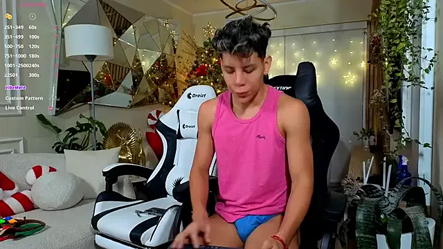 Freechat Almiboys on StripChat