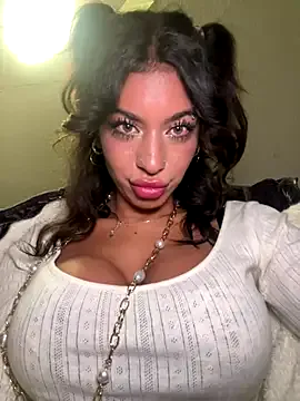 Offline AlyssaHottv_ on StripChat