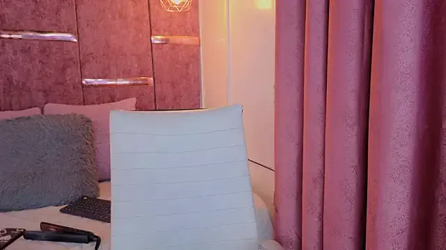 Offline amberthangelss on StripChat