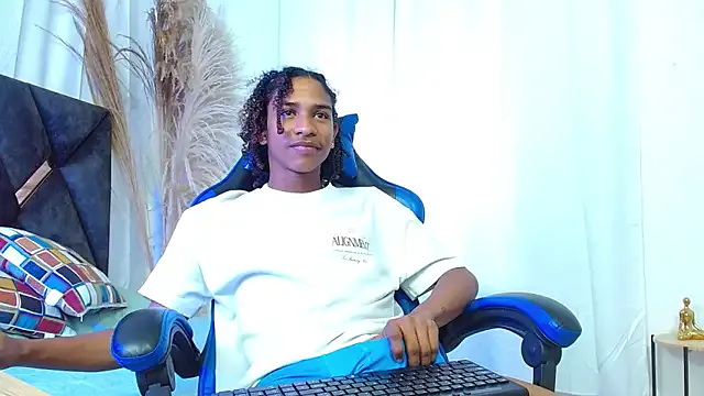 Offline angelll18_ on StripChat