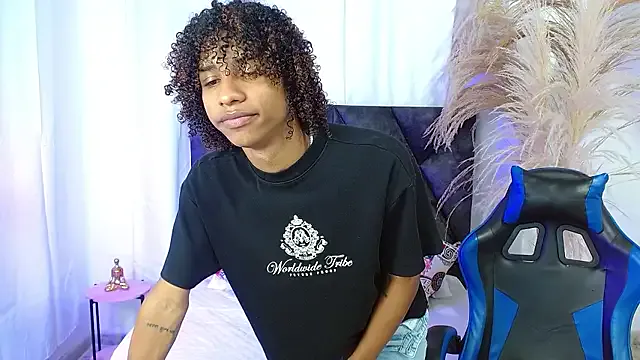 Offline angelll18_ on StripChat