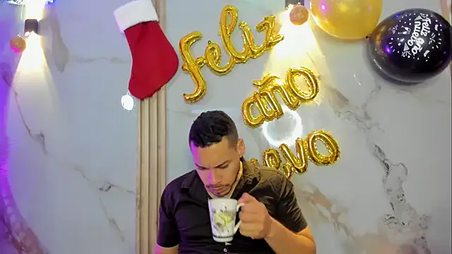 Offline Aron_and_molly on StripChat