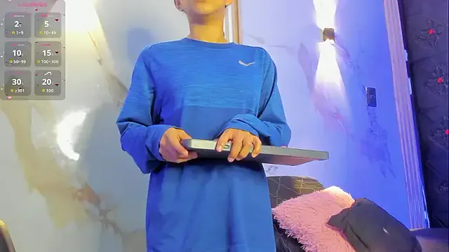 Offline Aron_and_molly on StripChat