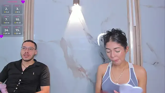 Offline Aron_and_molly on StripChat