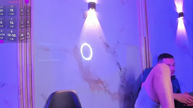 Offline Aron_and_molly on StripChat