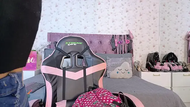 Freechat AvrillThomas on StripChat