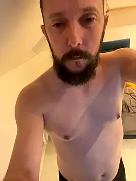 Offline AZOPMOB18999 on StripChat