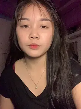 Baa-bee22 on StripChat