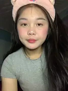Baa-bee22 on StripChat