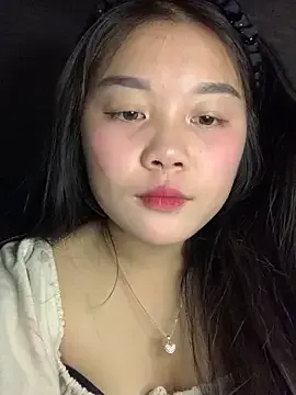 Baa-bee22 on StripChat