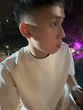 Offline Benson18y on StripChat