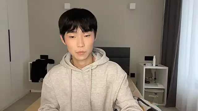 Offline Brian_Stars on StripChat