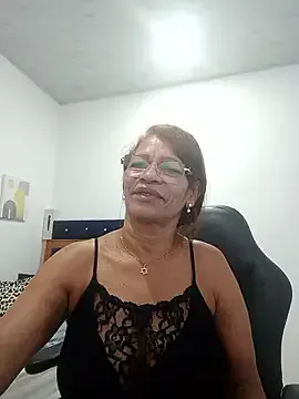 Offline BustyMilf_ on StripChat